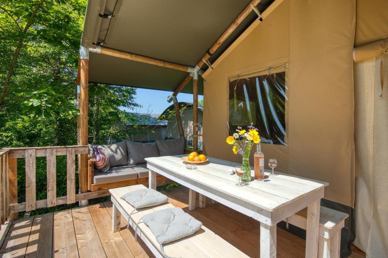 Camping le Clou Coux-et-Bigaroque-Mouzens Extérieur photo